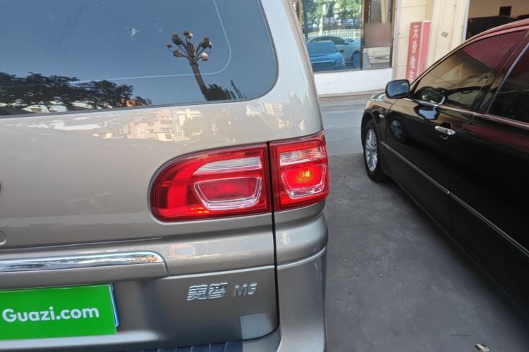 Used FORTHING Lingzhi 2024 M5L 1.5T Manual Base Model 7 Seats Right Rear Taillight