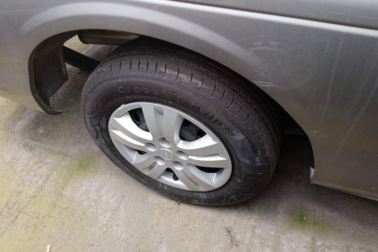 Used FORTHING Lingzhi 2024 M5L 1.5T Manual Base Model 7 Seats Right Rear Wheel Hub