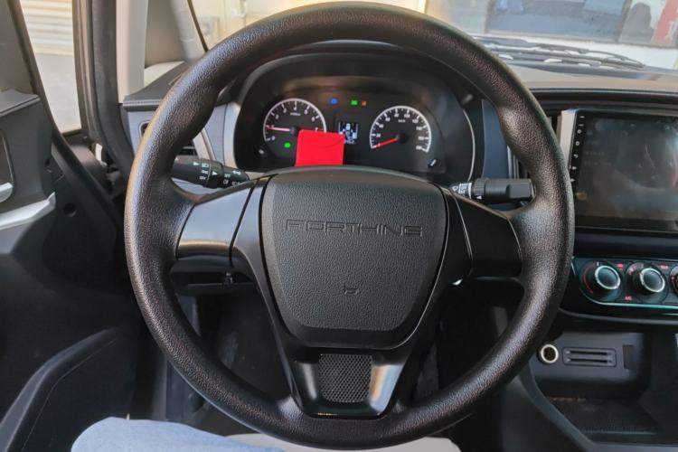 Used FORTHING Lingzhi 2024 M5L 1.5T Manual Base Model 7 Seats Steering Wheel