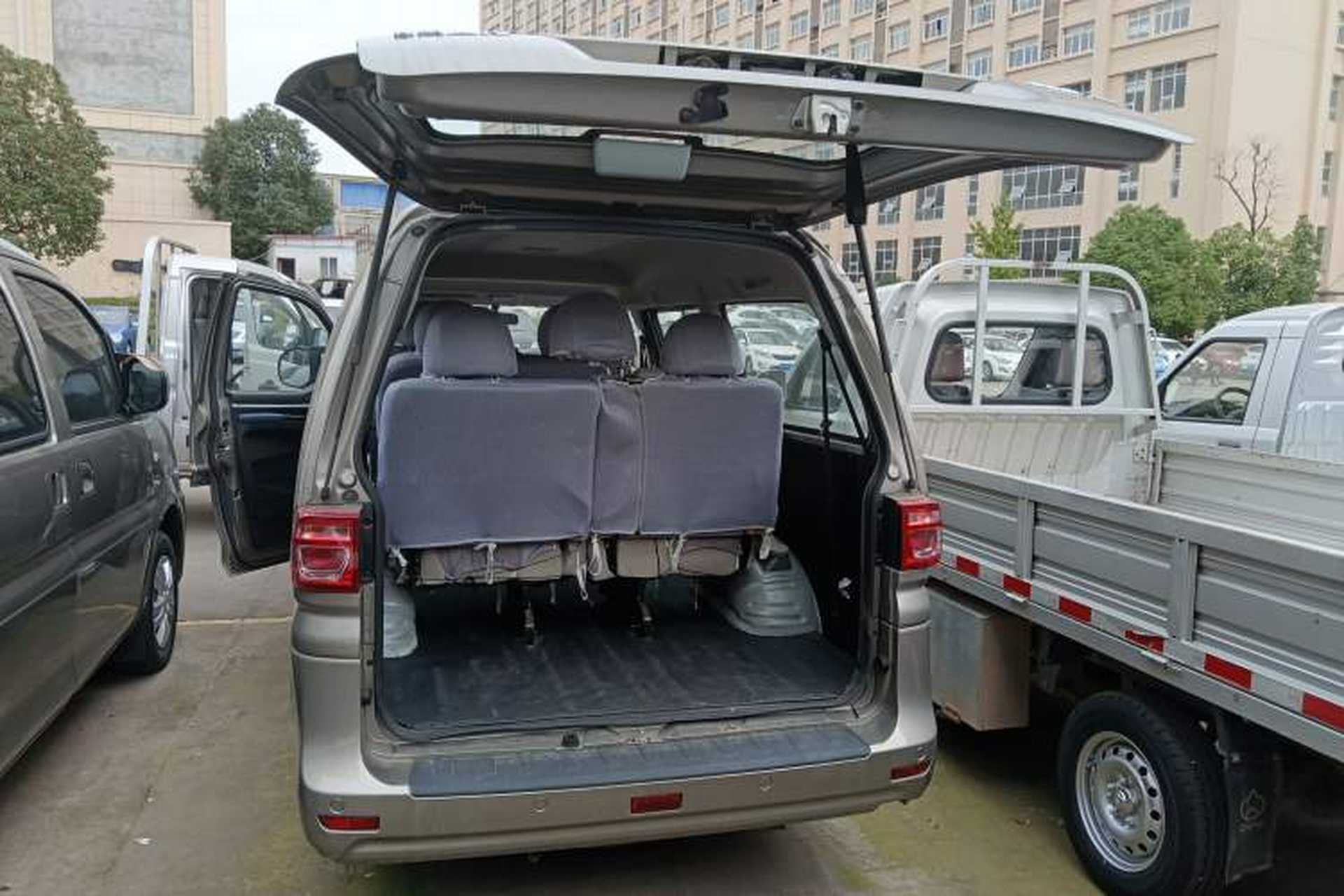 Used FORTHING Lingzhi 2024 M5L 1.5T Manual Base Model 7 Seats Trunk