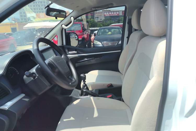 Used FORTHING Lingzhi 2024 M5L 1.5T Manual Base Model 7 Seats Left Front Seat