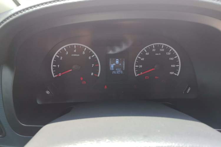 Used FORTHING Lingzhi 2024 M5L 1.5T Manual Base Model 7 Seats Odometer Close Up