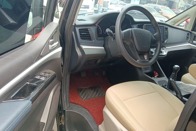 Used FORTHING Lingzhi 2025 M5 1.6L Long Wheelbase Base Model 7-Seater Driver Seat