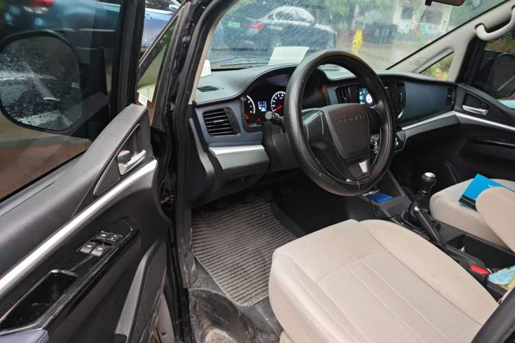 Used FORTHING Lingzhi 2025 M5 1.6L Long Wheelbase Base Model 7-Seater Driver Seat