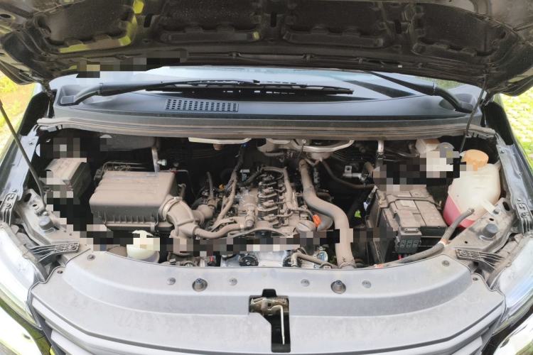Used FORTHING Lingzhi 2025 M5 1.6L Long Wheelbase Comfort Version 9-Seater Engine Bay