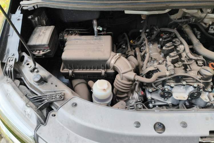 Used FORTHING Lingzhi 2025 M5 1.6L Long Wheelbase Comfort Version 9-Seater Engine Bay Right