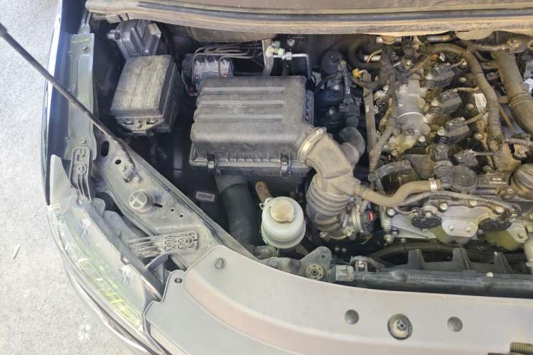 Used FORTHING Lingzhi 2025 M5 1.6L Long Wheelbase Comfort Version 9-Seater Engine Bay Right