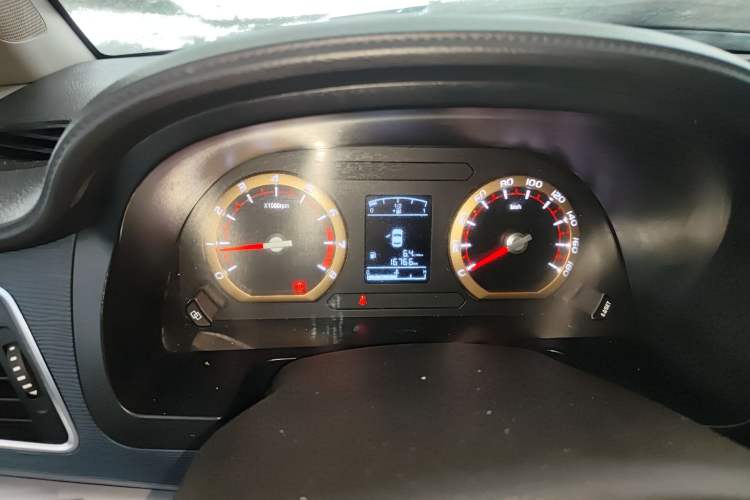 Used FORTHING Lingzhi 2025 M5 1.5T Long Wheelbase Base Model 7-Seater Instrument Cluster