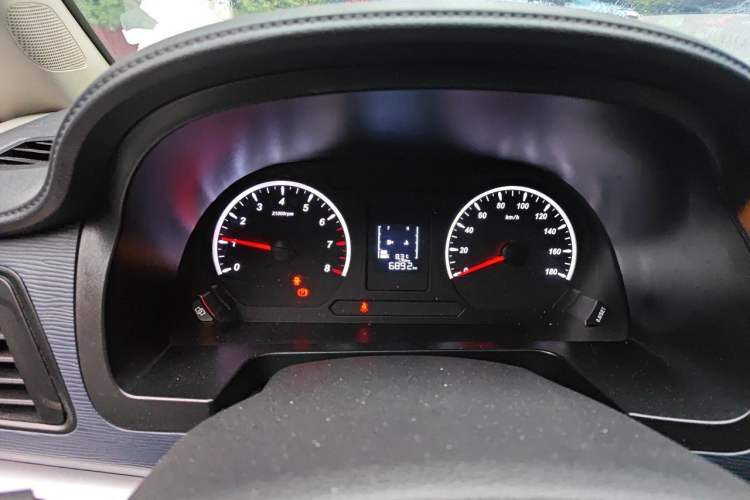 Used FORTHING Lingzhi 2025 M5 1.6L Long Wheelbase Base Model 7-Seater Instrument Cluster