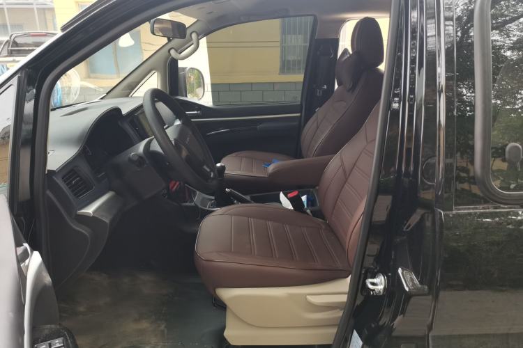 Used FORTHING Lingzhi 2025 M5 1.6L Long Wheelbase Base Model 7-Seater Left Front Seat