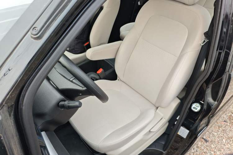 Used FORTHING Lingzhi 2025 M5 1.6L Long Wheelbase Base Model 7-Seater Left Front Seat