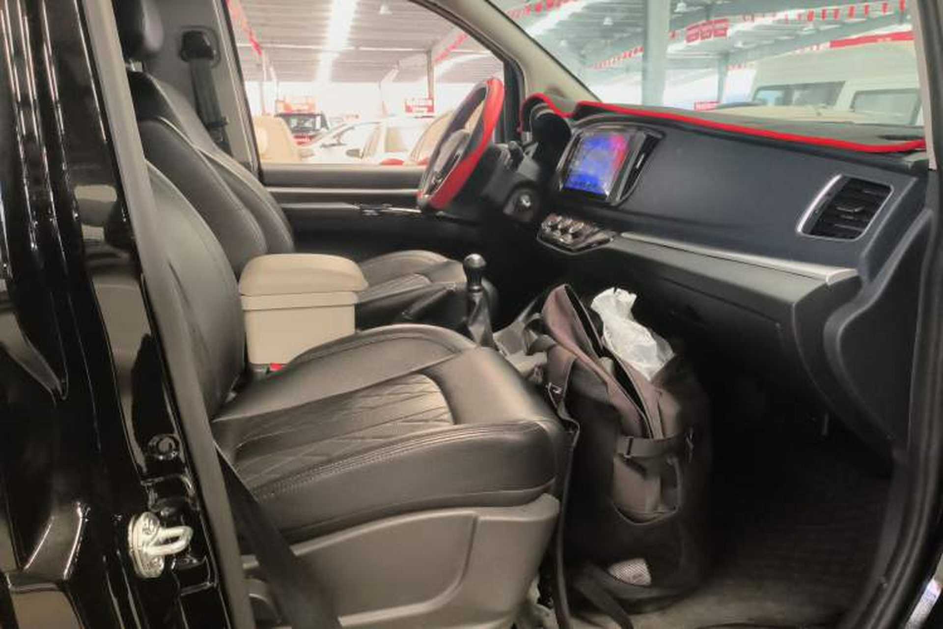 Used FORTHING Lingzhi 2025 M5 1.6L Long Wheelbase Comfort 7-Seater Right Front Seat