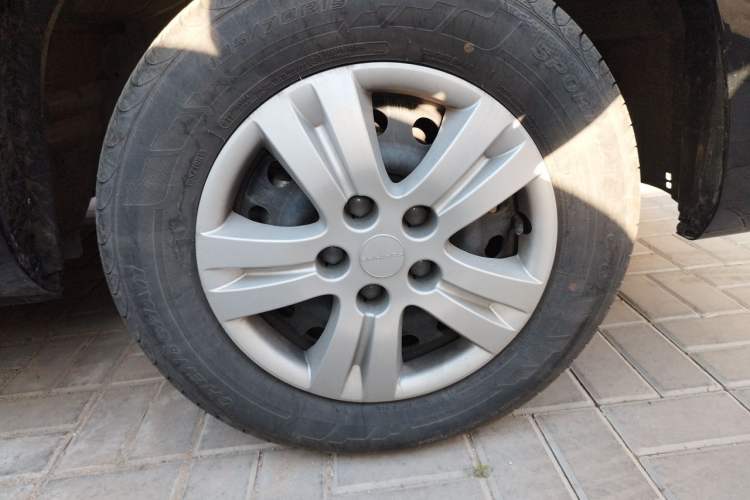 Used FORTHING Lingzhi 2025 M5 1.5T Long Wheelbase Base Model 7-Seater Right Front Wheel Hub