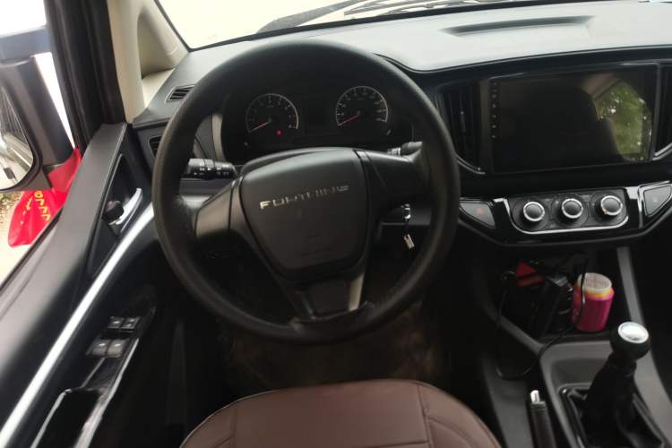 Used FORTHING Lingzhi 2025 M5 1.6L Long Wheelbase Base Model 7-Seater Steering Wheel