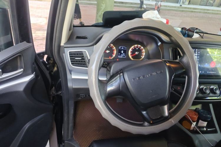 Used FORTHING Lingzhi 2025 M5 1.6L Long Wheelbase Comfort Version 9-Seater Steering Wheel