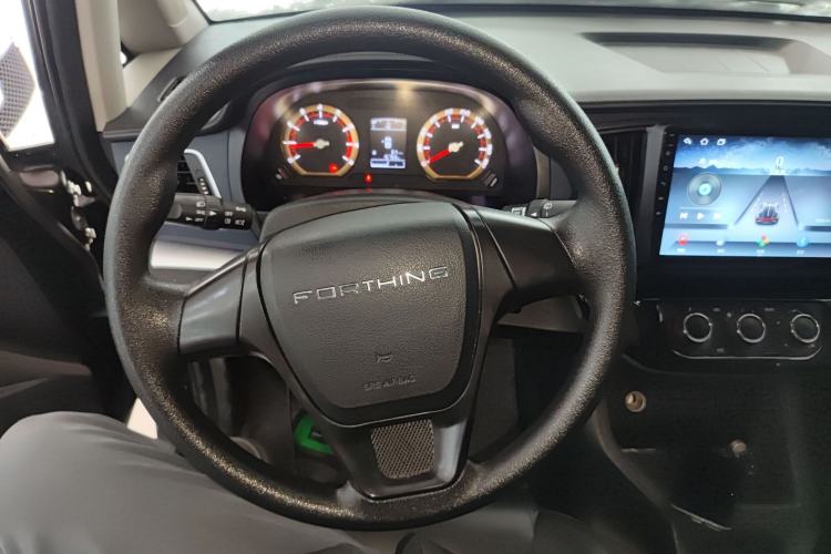 Used FORTHING Lingzhi 2025 M5 1.5T Long Wheelbase Base Model 7-Seater Steering Wheel