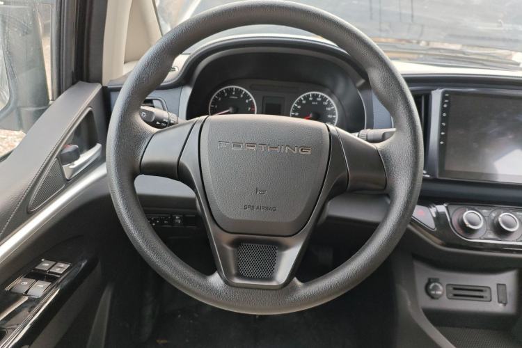 Used FORTHING Lingzhi 2025 M5 1.6L Long Wheelbase Base Model 7-Seater Steering Wheel