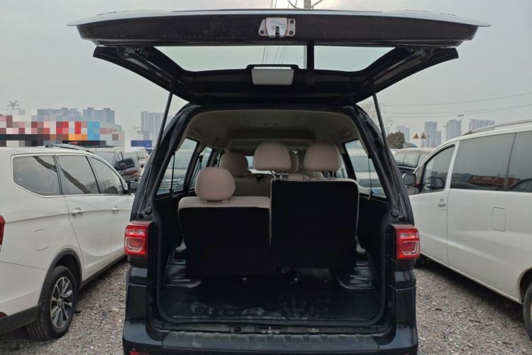 Used FORTHING Lingzhi 2025 M5 1.6L Long Wheelbase Base Model 7-Seater Trunk