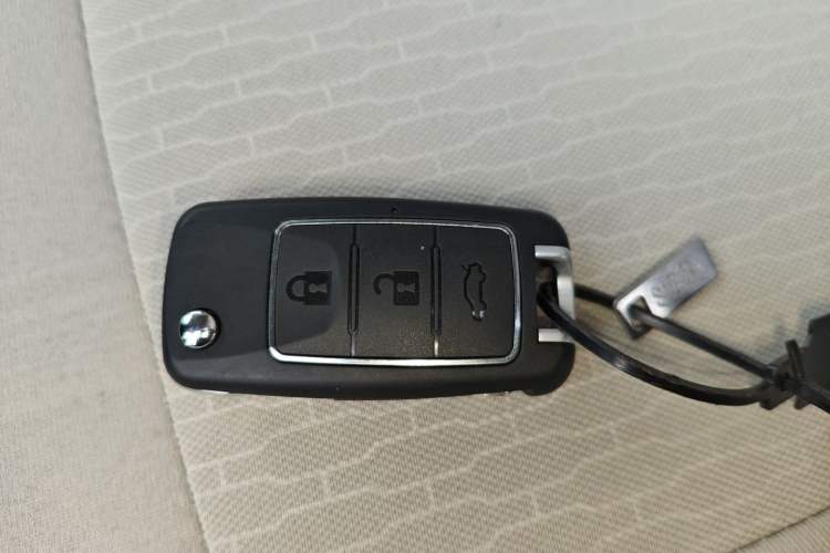 Used FORTHING Lingzhi 2025 M5 1.6L Long Wheelbase Base Model 7-Seater Vehicle Key