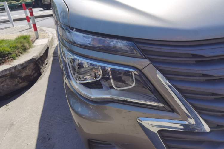 Used FORTHING Lingzhi 2025 M5 1.6L Long Wheelbase Base Model, 5 Seats Right Front Headlight