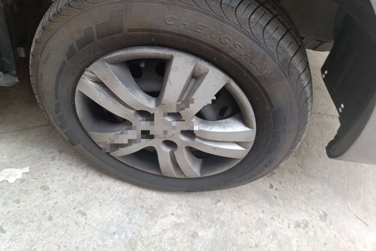 Used FORTHING Lingzhi 2025 M5 1.6L Short Wheelbase Practical 5-Seat Model Right Front Wheel Hub