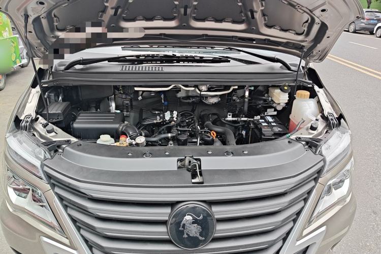 Used FORTHING Lingzhi 2025 M5 1.6L Standard Model 7-Seater CNG Engine Bay