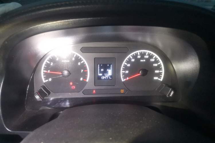 Used FORTHING Lingzhi 2025 M5 1.5T Long Wheelbase Base Model 7-Seater Instrument Cluster