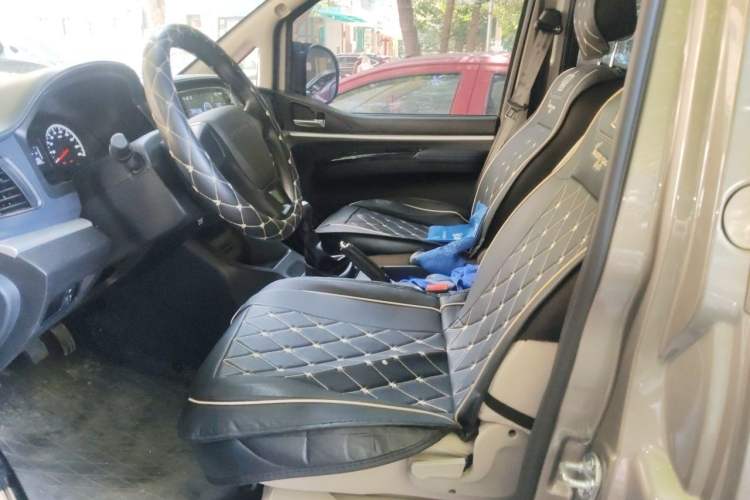 Used FORTHING Lingzhi 2025 M5 1.6L Short Wheelbase Practical 5-Seat Model Left Front Seat