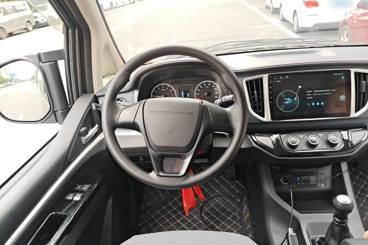 Used FORTHING Lingzhi 2025 M5 1.6L Standard Model 7-Seater CNG Steering Wheel