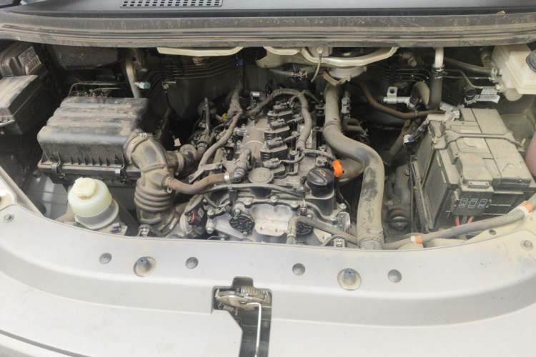Used FORTHING Lingzhi 2025 M5 1.6L Long Wheelbase Base Model 7-Seater Engine Bay