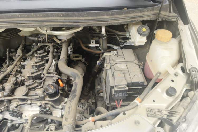 Used FORTHING Lingzhi 2025 M5 1.6L Long Wheelbase Base Model 7-Seater Engine Bay Left
