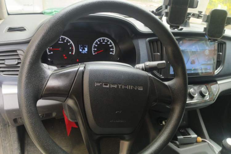 Used FORTHING Lingzhi 2025 M5 1.6L Long Wheelbase Base Model 7-Seater Steering Wheel