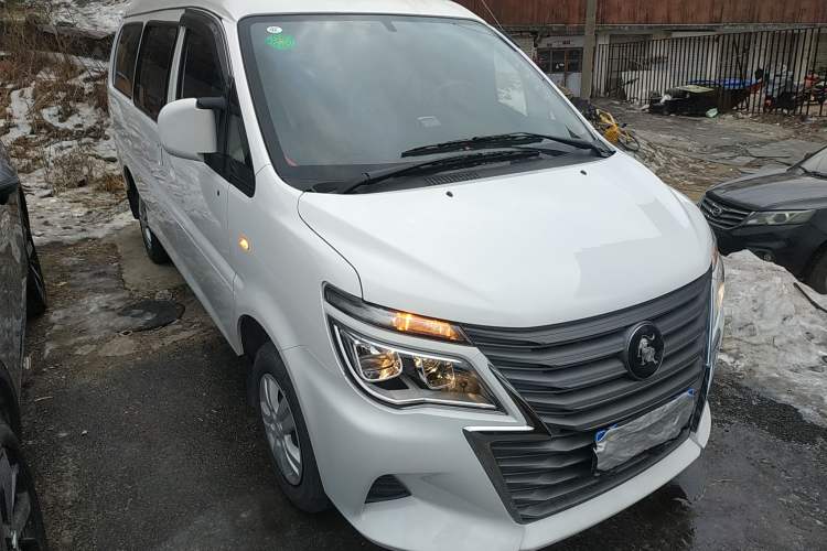 Used FORTHING Lingzhi 2025 M5 1.5T Long Wheelbase Base Model 7-Seater Exterior 1