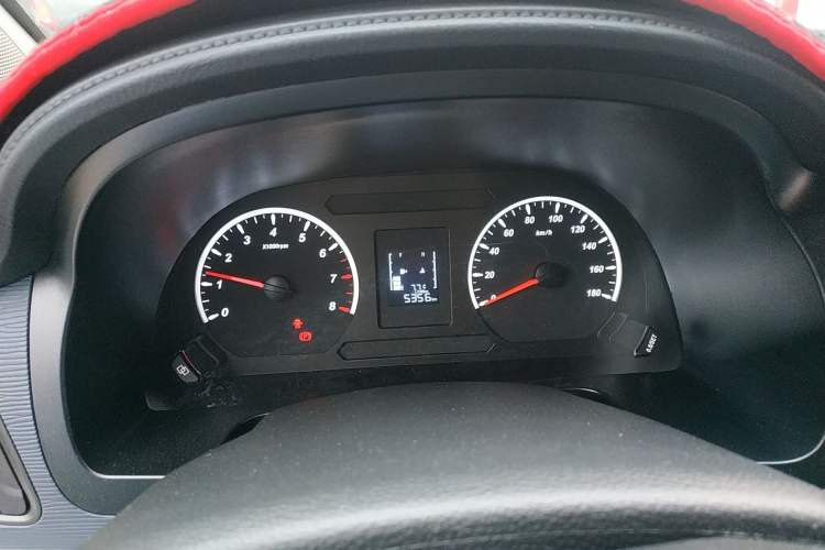 Used FORTHING Lingzhi 2025 M5 1.5T Long Wheelbase Base Model 7-Seater Instrument Cluster