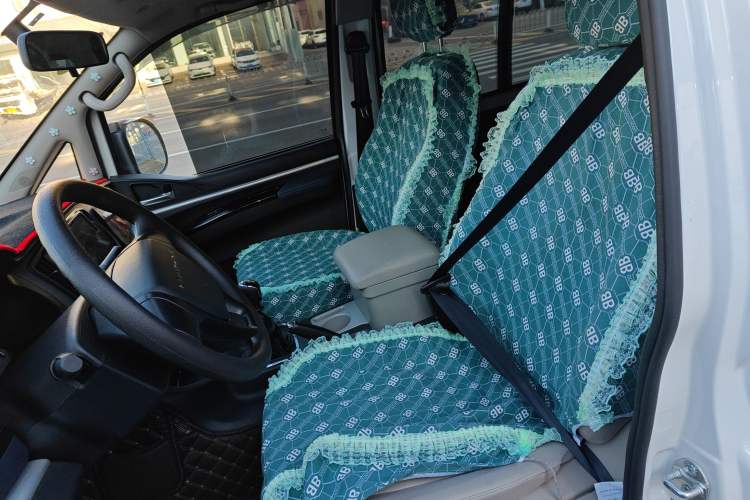 Used FORTHING Lingzhi 2025 M5 1.5T Long Wheelbase Base Model 7-Seater Left Front Seat