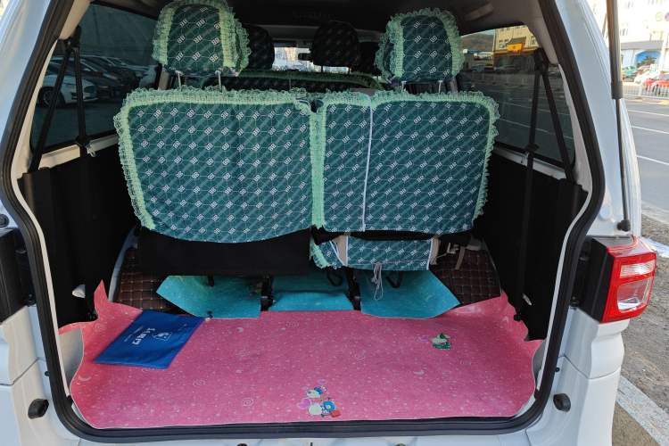 Used FORTHING Lingzhi 2025 M5 1.5T Long Wheelbase Base Model 7-Seater Trunk