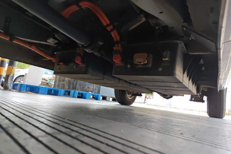Used FORTHING Lingzhi M5 2018 Comfort Model Chassis Front Left