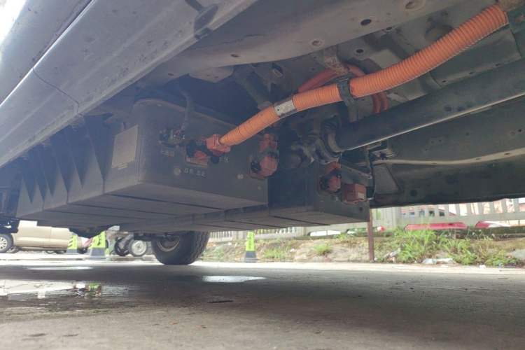 Used FORTHING Lingzhi M5 2018 Comfort Model Chassis Front Right