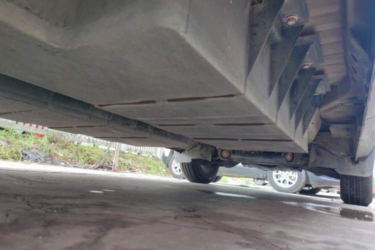 Used FORTHING Lingzhi M5 2018 Comfort Model Chassis Rear Right