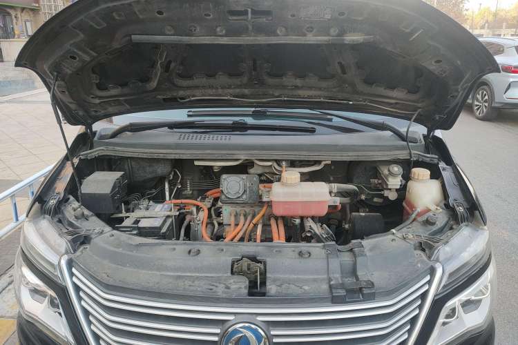 Used FORTHING Lingzhi M5 2018 Comfort Model Engine Bay