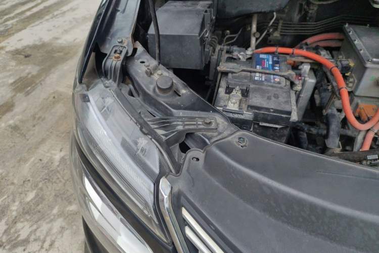 Used FORTHING Lingzhi M5 2018 Comfort Model Engine Bay Right