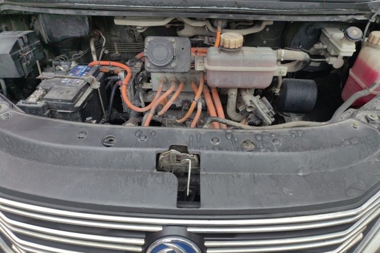 Used FORTHING Lingzhi M5 2018 Comfort Model Engine Bay