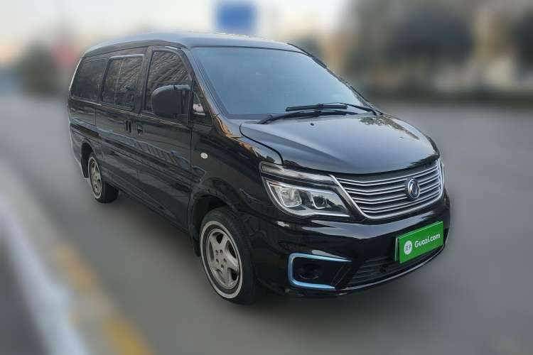 Used FORTHING Lingzhi M5 2018 Comfort Model Front Right 45 Deg
