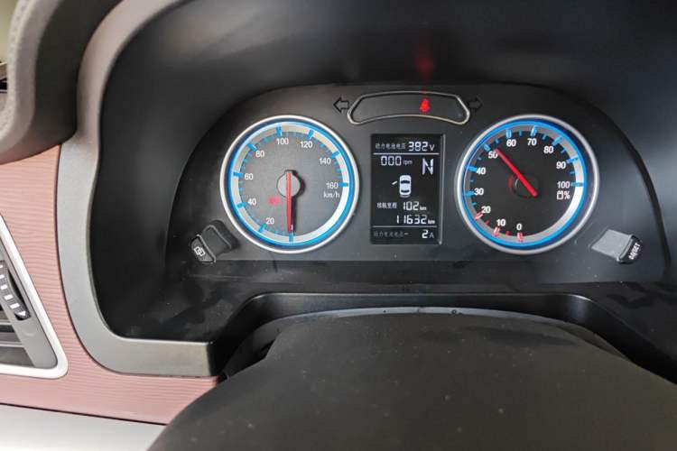 Used FORTHING Lingzhi M5 2018 Comfort Model Odometer Close Up