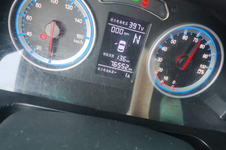 Used FORTHING Lingzhi M5 2018 Comfort Model Odometer Close Up