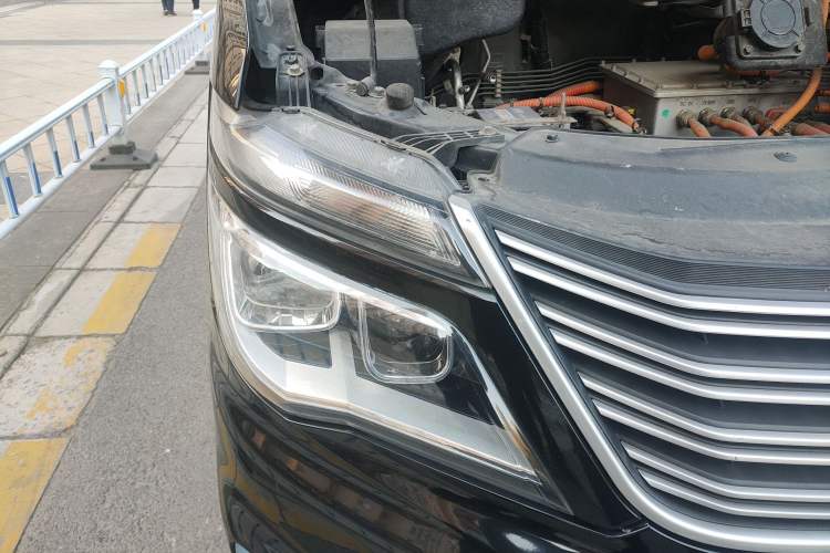 Used FORTHING Lingzhi M5 2018 Comfort Model Right Front Headlight