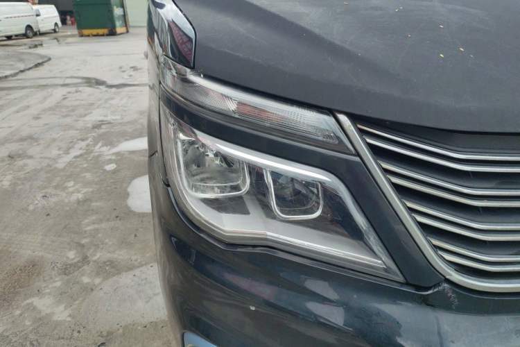 Used FORTHING Lingzhi M5 2018 Comfort Model Right Front Headlight