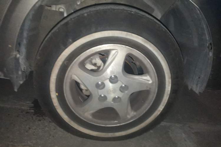 Used FORTHING Lingzhi M5 2018 Comfort Model Right Front Wheel Hub