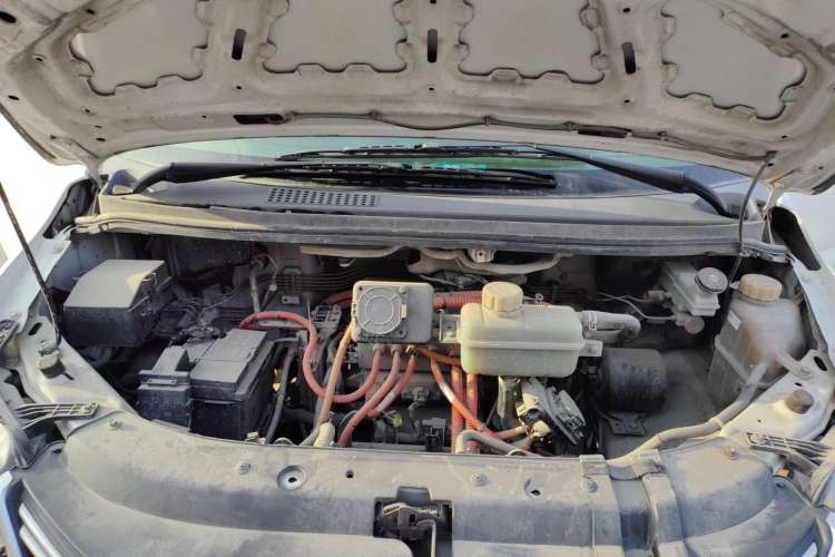 Used FORTHING Lingzhi M5 2018 Comfort Model Engine Bay