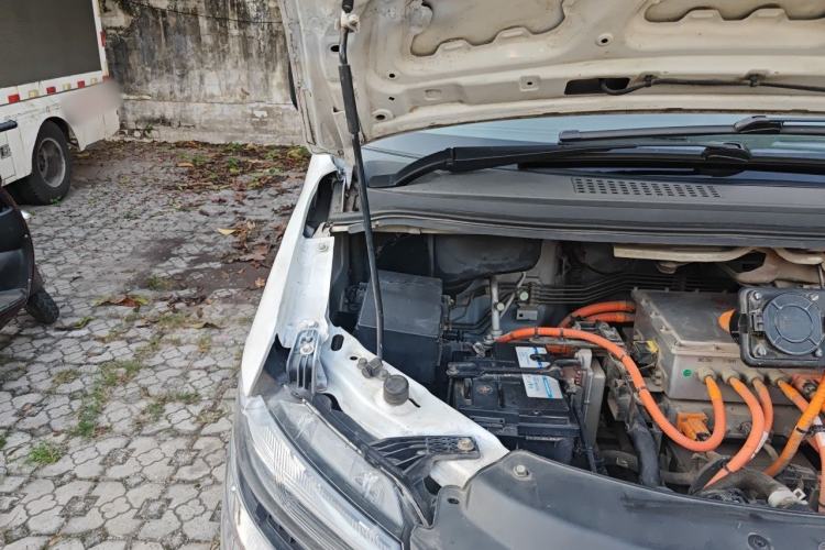 Used FORTHING Lingzhi M5 2018 Comfort Model Engine Bay Right